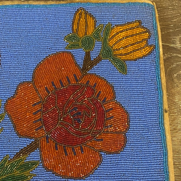 Handmade Vintage Native American Floral Hand Glass Beaded Plateau Tote Roses - Picture 4 of 16